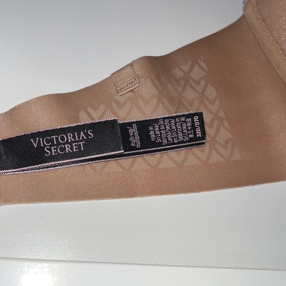 Victoria’s Secret strapless bra in nude - Picture 3 of 3